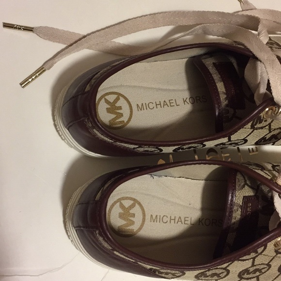 Michael KORS shoes size 8 - Picture 4 of 7